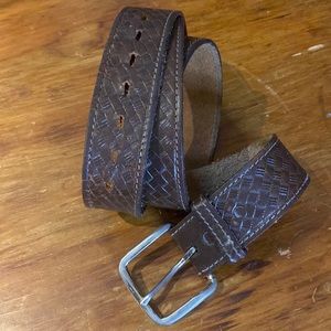 Vintage brown leather belt with basket pattern pressed into it size 40